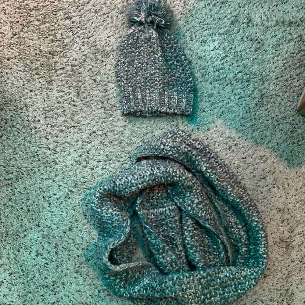 Winter hat and scarf